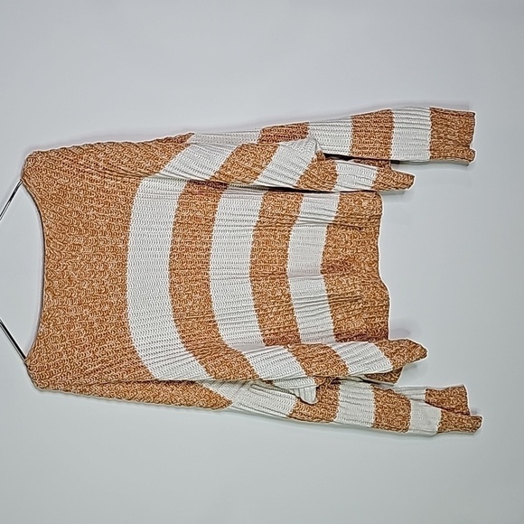 American Eagle xs orange ans white striped sweater - Picture 5 of 7